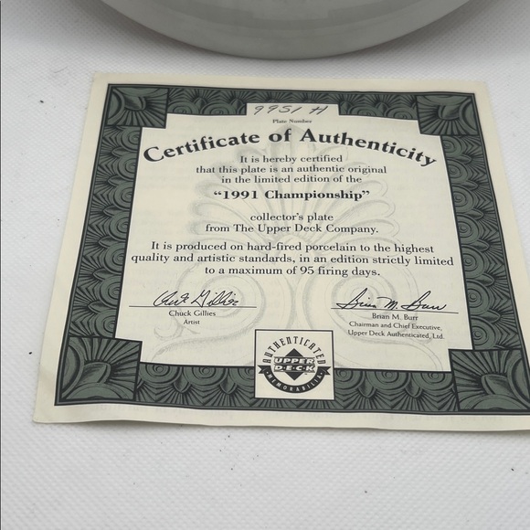 The Bradford Exchange Michael Jordan Collection Plate - Gold, Red, White - Picture 4 of 4